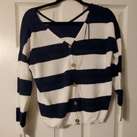 TRENDY NAVY AND WHITE SWEATER - Picture 2 of 2